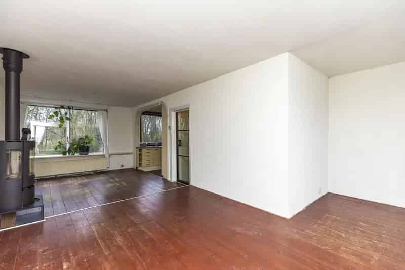 Ruime Jaren 30 Woning 6 Slaapkamers 150m2 Diepe Tuin IJsselmonde