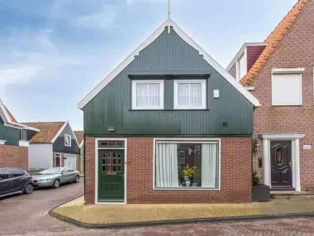 Hoekwoning Volendam Centrum Meergracht te koop