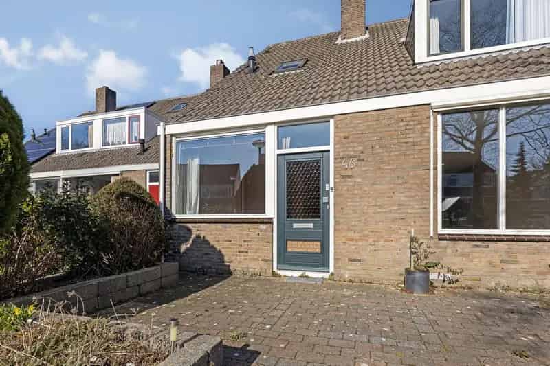 Ruime Eengezinswoning te Moderniseren Kindvriendelijke Omgeving