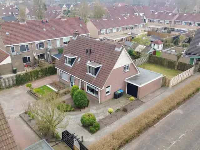 Gezinswoning Joure: Ruime 3 Slaapkamers, Tuin op het Zuiden