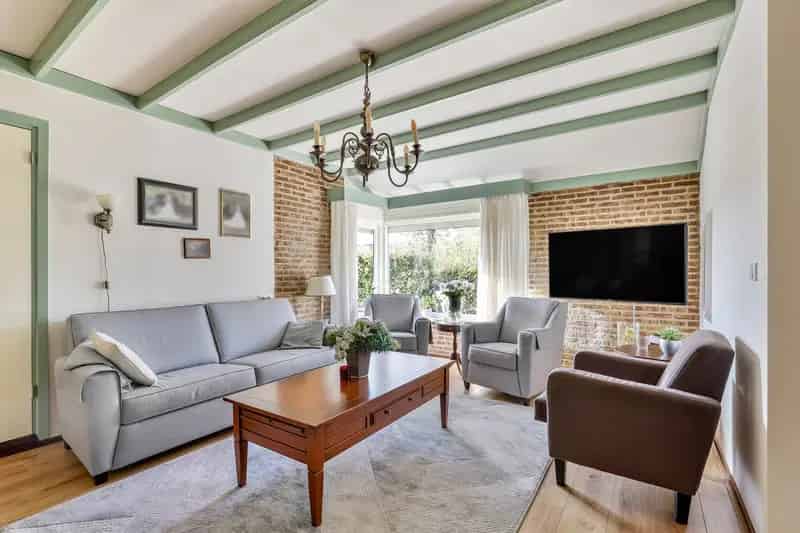 Huis te koop Huissen: Ruime vrijstaande woning met bijgebouwen