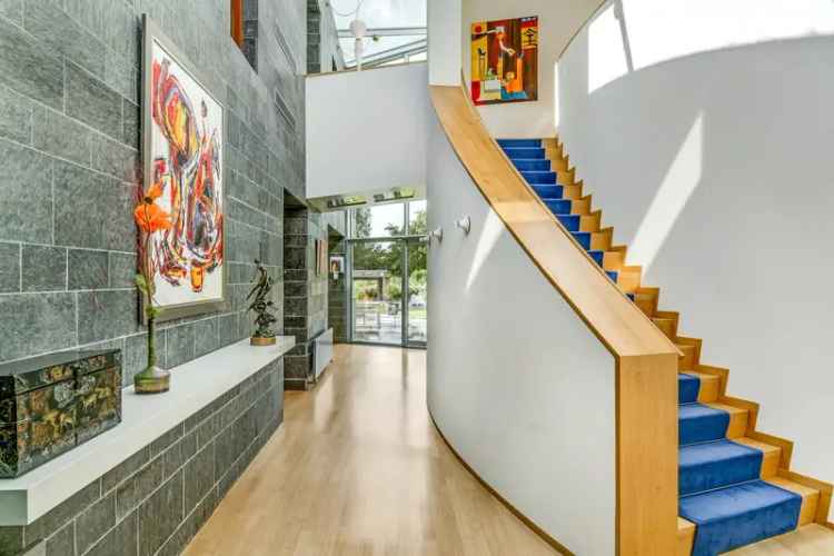 Huis te koop Aalsmeer: Luxe villa aan het water 4 slaapkamers