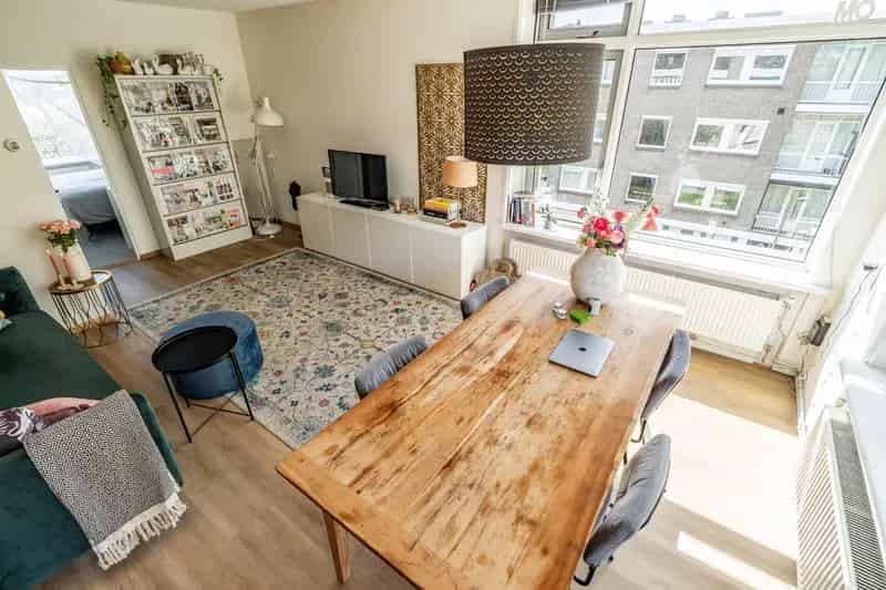 Licht 3-kamer appartement Delft 61m2 2 balkons