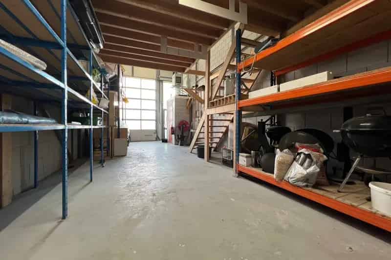 Bedrijfshal te huur Alblasserdam 64m2 met Entresol