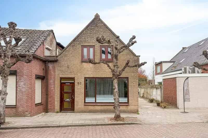 3 Slaapkamers Vrijstaande Woning Waalwijk Ruime Keuken Vrij Uitzicht