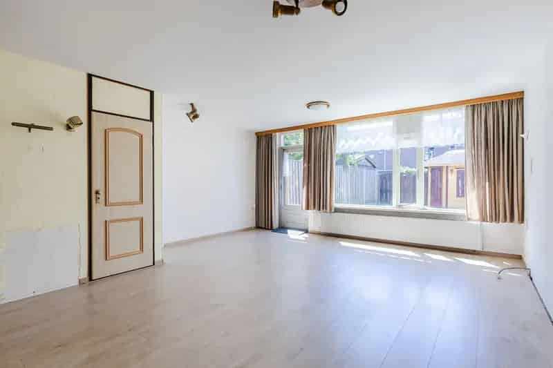 Huis te koop Weesp: Gezinswoning 3 slaapkamers Aetsveld