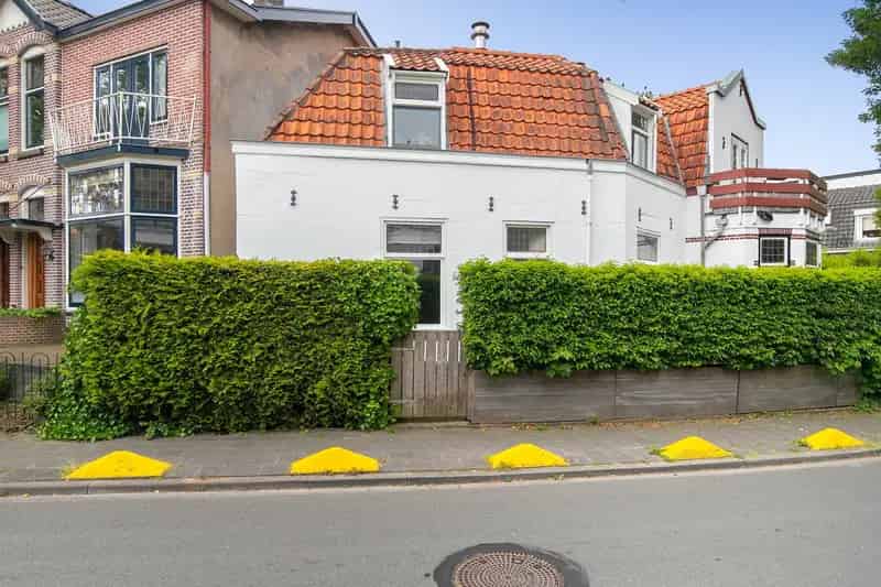 Huis te koop Hilversum Eikbosserweg: Charmante 2-onder-1-kap woning