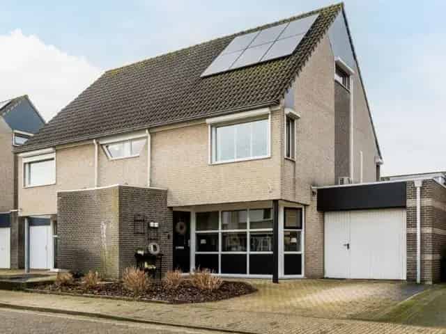 Moderne Tweekapper Halsteren De Schans 4 slaapkamers Zonnepanelen