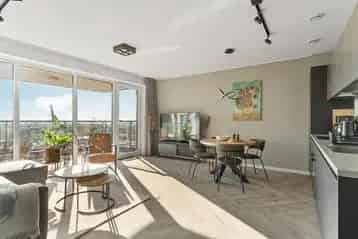 3 Kamer Appartement Zaandam Nabij Centrum Mahoniehout