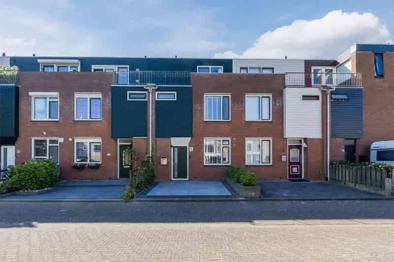 Gezinswoning Hellevoetsluis 3 slaapkamers tuin zonnepanelen