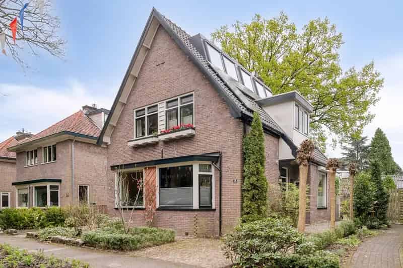 Jaren 30 woning Apeldoorn Sprengenbos 4 slaapkamers zonnige tuin