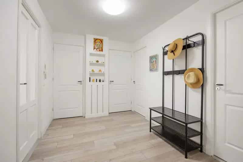 Amsterdam Zuidoost Appartement te Koop: Instapklaar 4-kamer appartement