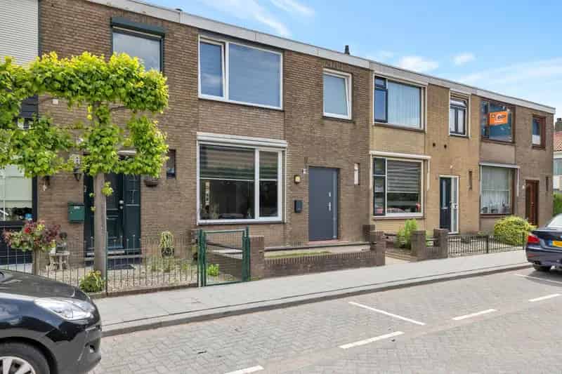 Huis te koop: Van Zyll de Jongstraat 94 3195 TP Pernis Rotterdam 