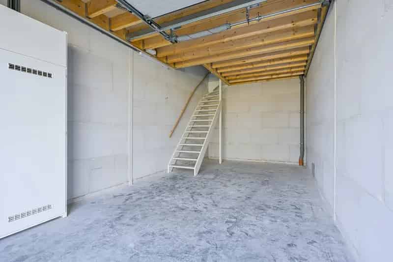 Bedrijfshal Middenmeer te koop: moderne unit met vele extra's