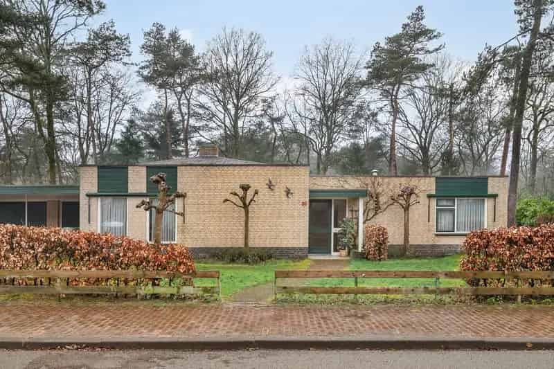 Bungalow te koop Rijen Kennedylaan 4 slaapkamers grote tuin
