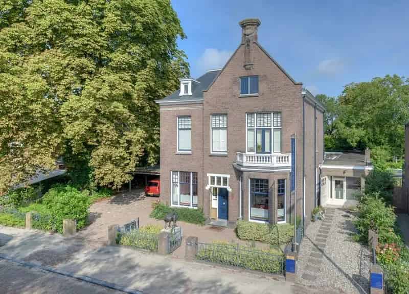 Gemeubileerd 3 kamer appartement Breda Dakterras