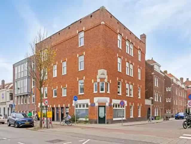 Jaren 20 Bovenwoning Watergraafsmeer: Dakterras 50m2 Twee Badkamers