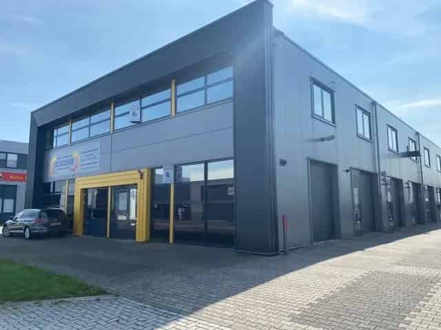 Modern Kantoor Heteren 50m² A50 Parkeergelegenheid