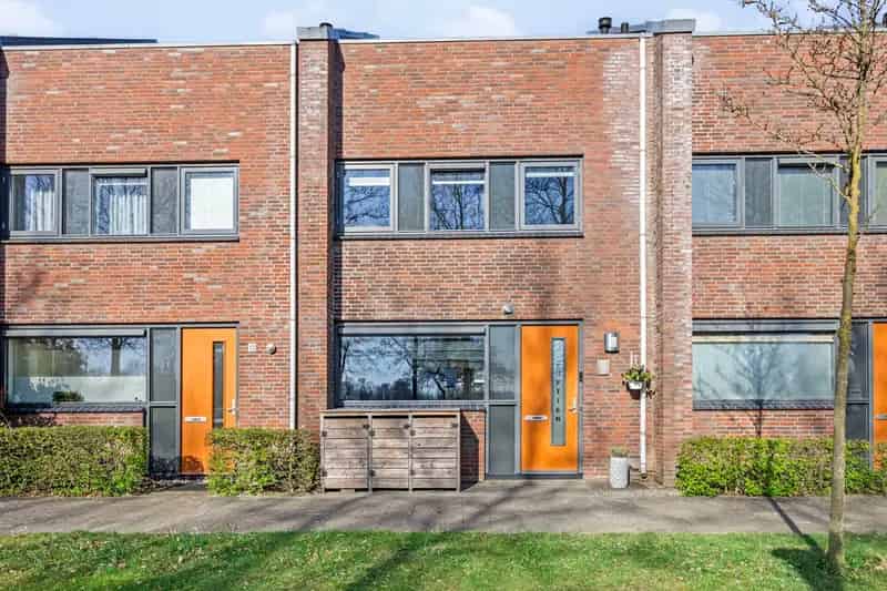 Huis te koop Vaassen: Ruime gezinswoning met 3 slaapkamers en tuin