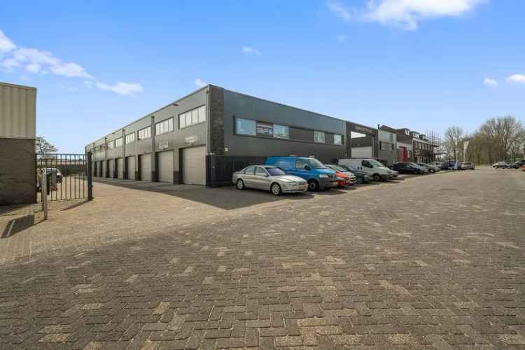Garagebox Den Helder te koop: Loods met kantoor