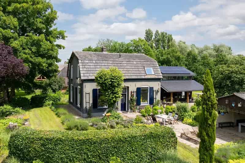 Huis te koop Fortmonderweg 29 Olst Ruime woning met atelier en 2 hectare grond