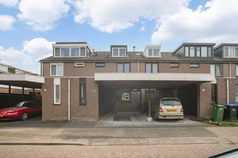 Huis te koop Landsmeer: Ruime eengezinswoning met tuin