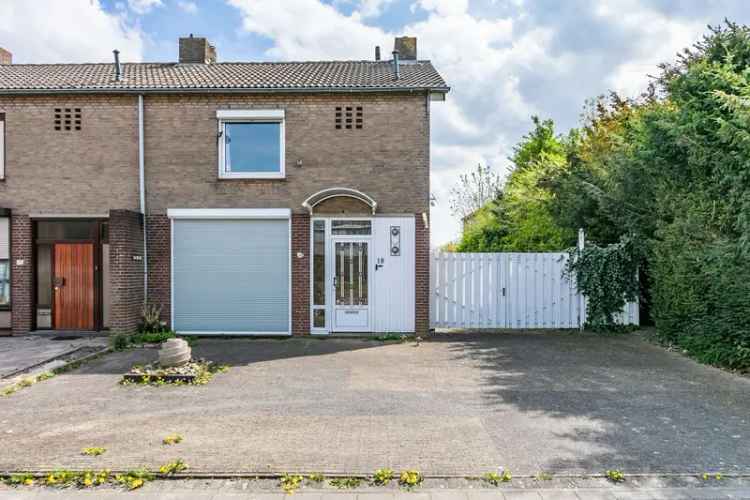 Ruime Hoekwoning 3 slaapkamers 2 Garages Brunssum Noord