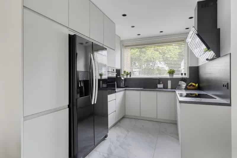 4 Slaapkamers Tussenwoning Luxe Keuken Moderne Badkamer Zonnige Tuin