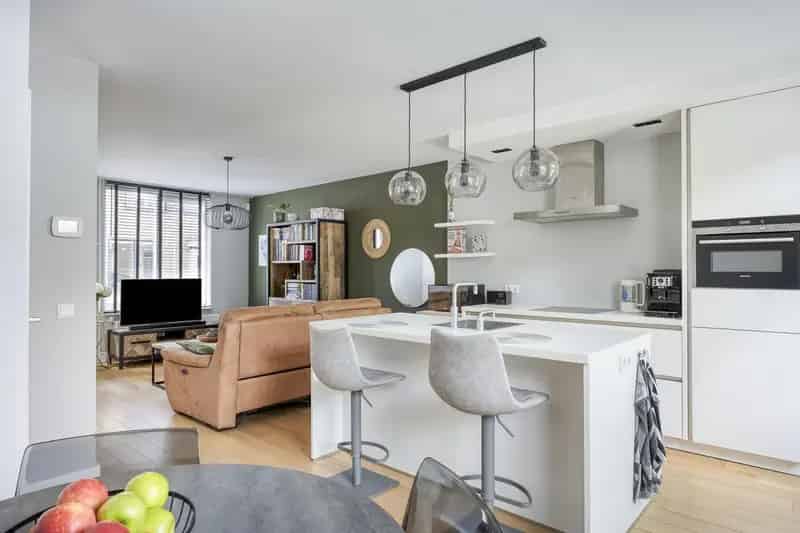 Ruime Hoekwoning met Garage in Groene Wijk Tilburg