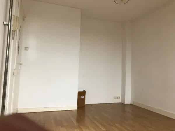 Kamer Voorburg: Dakterras 5x5m, Gedeelde Keuken Badkamer