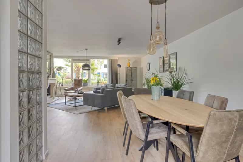 Huis te koop Etten Leur Royale Tweekapper Multifunctionele Ruimte 16 Zonnepanelen