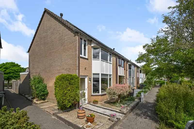 Huis te koop Wormer 4 slaapkamers moderne keuken 9 zonnepanelen