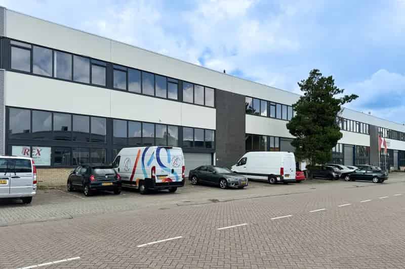 Bedrijfshal Weesp te huur 2683m2