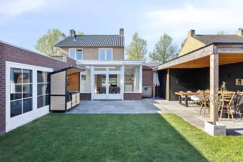 Vrijstaande woning Maasbracht garage hobbyruimte 3 slaapkamers