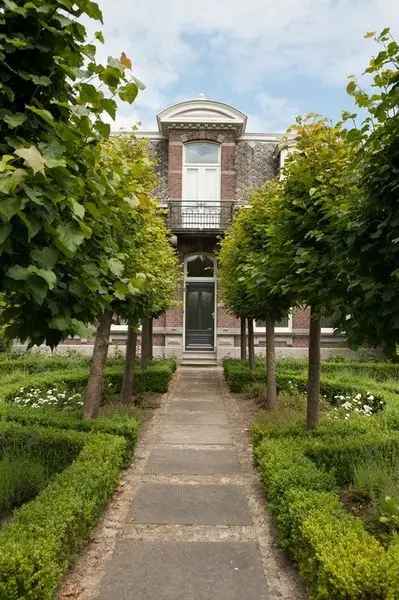 Monumentale Herenboerderij met Zwembad te Koop