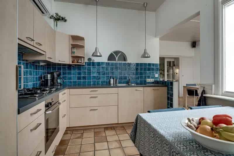 Huis te koop Nijmegen Oost 5 slaapkamers diepe tuin