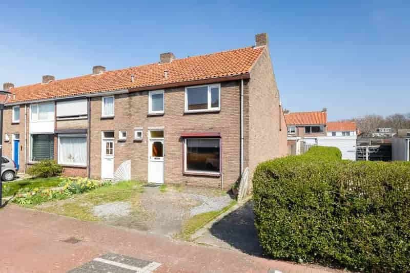 Starterswoning met Uitbouw Garage 3 Slaapkamers
