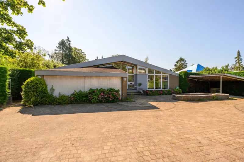 Vrijstaande Villa Leidschendam 1377m2 Perceel Wellness Buitenkeuken