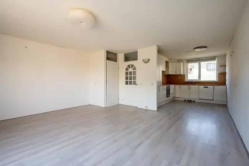 Ruime Eengezinswoning Almere 3 slaapkamers Grote Zolder Zonnige Tuin