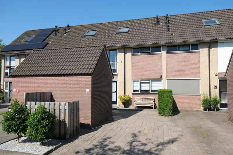 Huis te koop Ede Maandereng 4 slaapkamers tuin 12 zonnepanelen