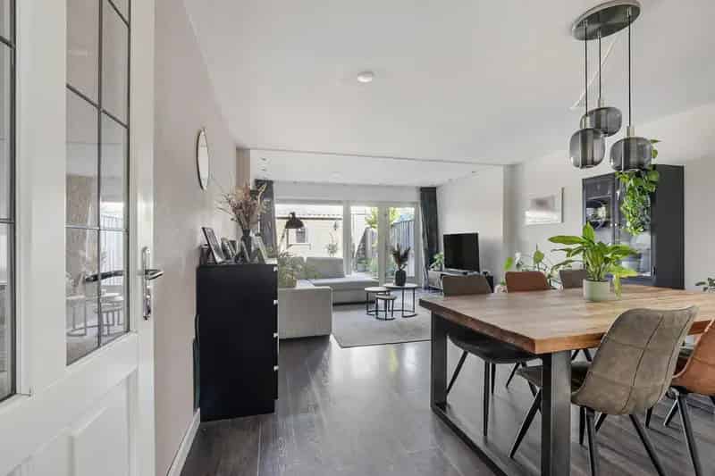 Royale Tussenwoning Arnhem Rijkerswoerd 3 slaapkamers Moderne Badkamer