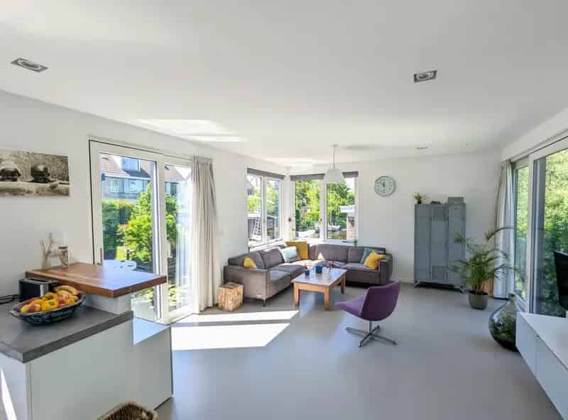 Woonboot te Huur Zaandam - Luxe Watervilla met Tuin