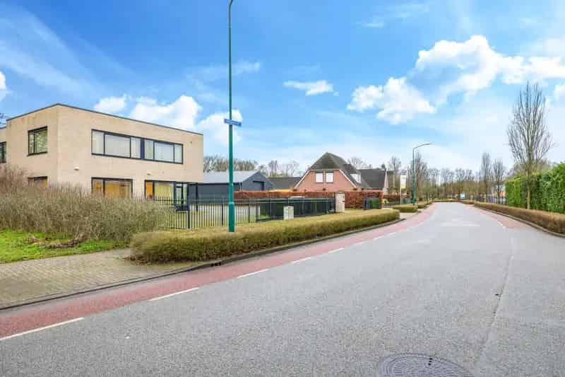 Bedrijfshal te Huur Mill 972m2 Kantoor Showroom Bedrijfsruimte A++