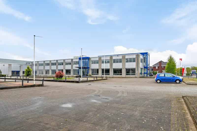 Bedrijfshal te Huur Haaksbergen Opslag Showroom Kantoor