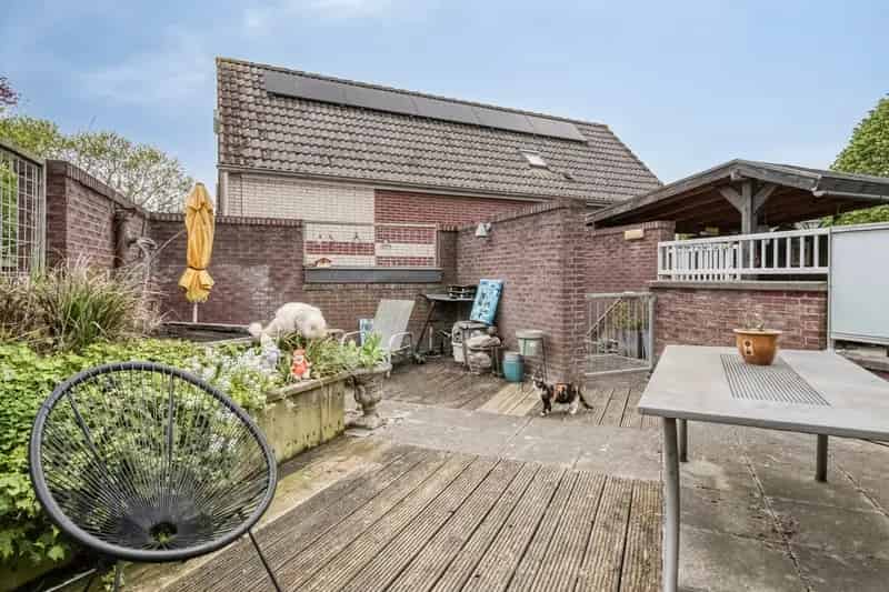 Huis te koop Zoetermeer: Ruime split-level woning met 4 slaapkamers en parkeerplaats