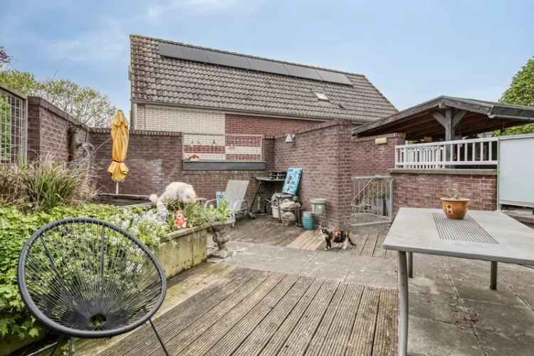 Huis te koop Zoetermeer: Ruime split-level woning met 4 slaapkamers en parkeerplaats