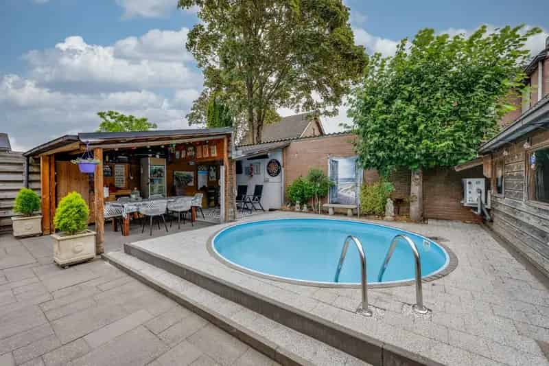 Vrijstaande woning Rucphen 4 slaapkamers zwembad 170m2
