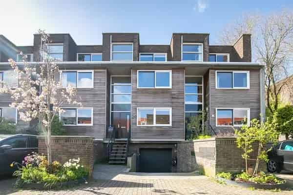 Te Huur: Royale Tussenwoning Amsterdam Nieuw Sloten