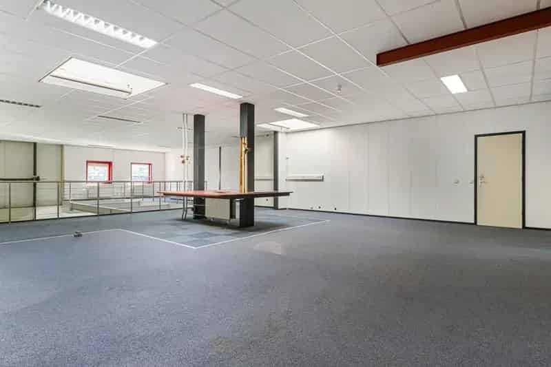 Bedrijfshal te Huur Alphen aan den Rijn 313m²