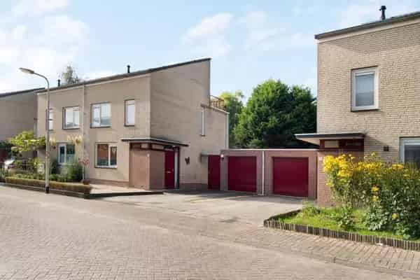 Tweekapper Tuindorp de Kievit Tilburg  Uitzicht op Water